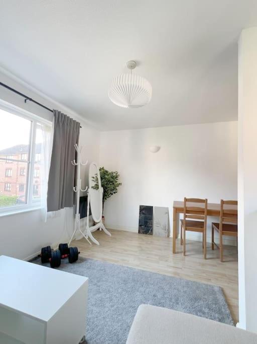 Colliers Wood 1 Bed South London Short Stay Mitcham Esterno foto