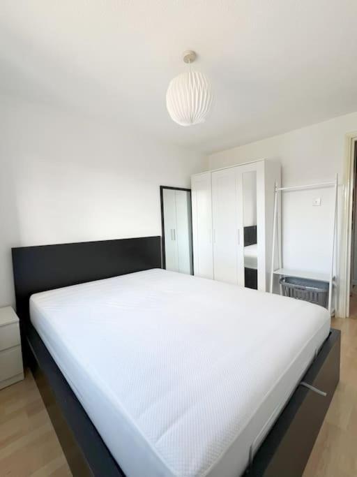 Colliers Wood 1 Bed South London Short Stay Mitcham Esterno foto